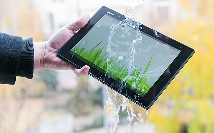 Xperia Tablet Z voda (2).jpg